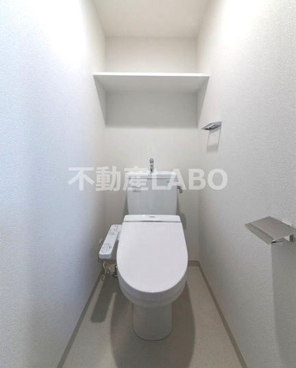 エステムコート難波WEST-SIDEⅥグラッドのトイレ