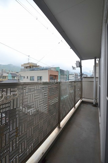 KAWAMAビルのバルコニー