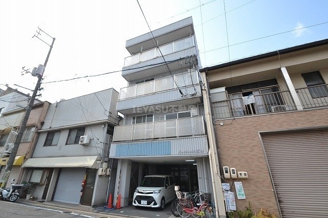 KAWAMAビルの外観