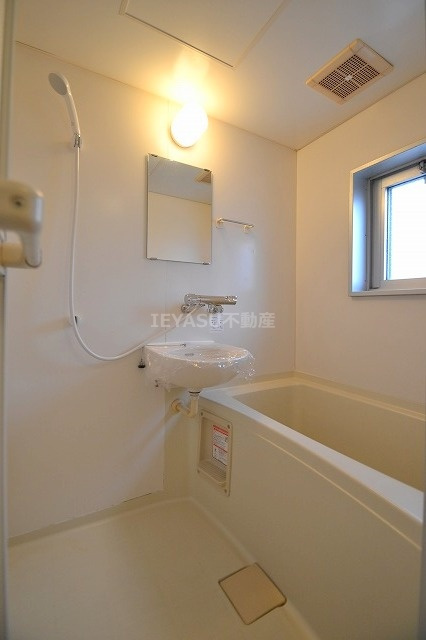 KAWAMAビルの浴室