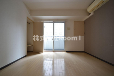 【居間・リビング】 | キャピトル大手通 | ゆったり過ごせる居間です