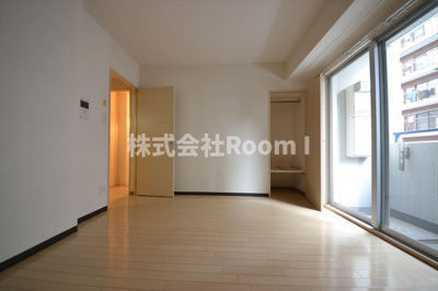 【洋室】 | キャピトル大手通 | 広々とした洋室です