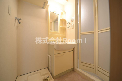 【洗面所】 | キャピトル大手通 | 明るい洗面所です