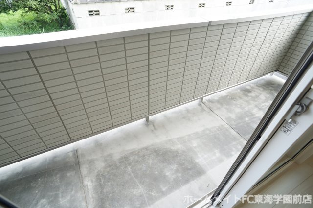 熊本市北区黒髪７丁目のアパートのバルコニー