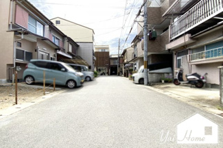 【前面道路含む現地写真】 | 伏見区羽束師菱川町　新築戸建 | 小中学校が徒歩12分以内にあり通学面では親御様も安心ですね。静かな住宅街に新築戸建てが誕生しますヽ(^。^)ノ