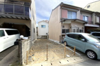 【外観】 | 伏見区羽束師菱川町　新築戸建 | 【お部屋情報】人気のリビング階段で、ご家族の帰宅がすぐに把握出来ます。コミュニケーションも増しますね。