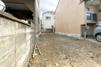 【外観】 | 伏見区羽束師菱川町　新築戸建 | 【お部屋情報】3階にある洋室は2部屋あり、どちらのお部屋からも出入りできる2WAYバルコニーがあります。