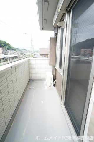 熊本市北区黒髪７丁目のアパートのバルコニー