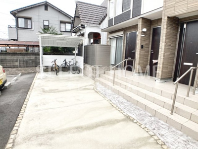 【エントランス】 | プランタン | 落ち着いたエントランスです