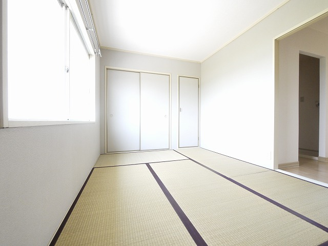 ヴィラージュ堀川Dの和室