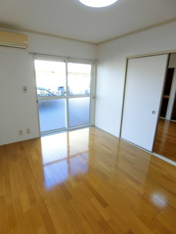 リバティ松本　B棟の居間・リビング