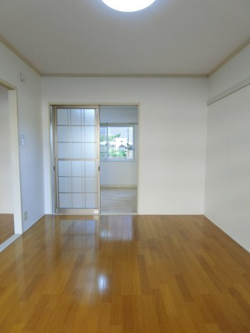 リバティ松本　B棟の居間・リビング