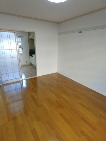 リバティ松本　B棟の居間・リビング