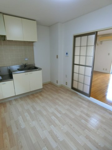 リバティ松本　B棟の内装