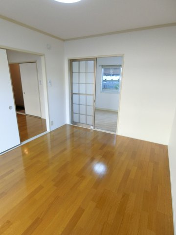 リバティ松本　B棟の居間・リビング