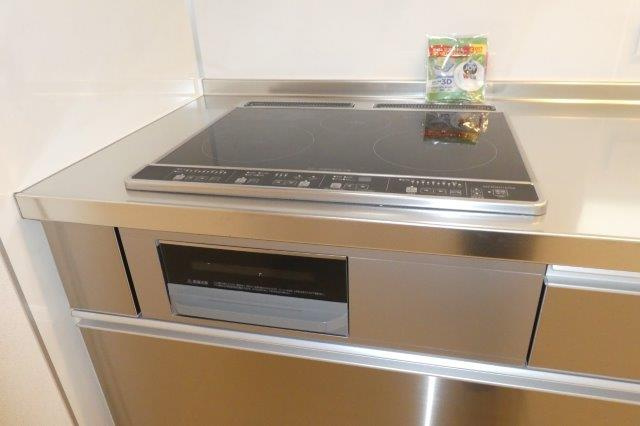 フローラのキッチン|3口ＩＨコンロ