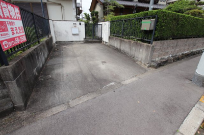 【駐車場】 | 河内長野市緑ヶ丘中町貸家