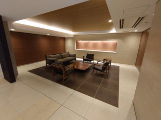 【エントランス】 | 落ち着いたエントランスです