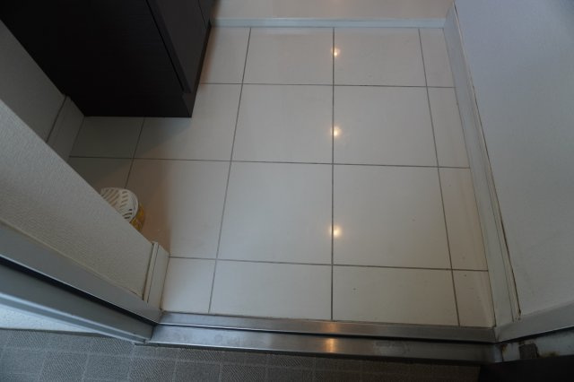 マリオン城西の玄関