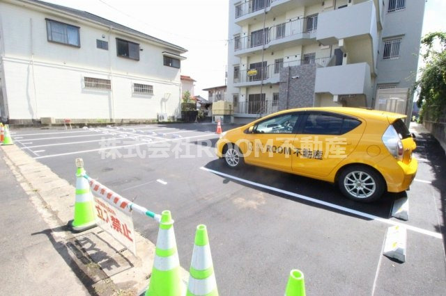 Salon de Miyamaruの駐車場|駐車場に車を止められます