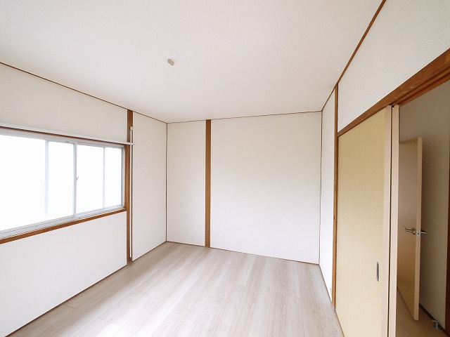 北澤戸建の洋室