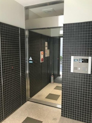 【ロビー】 | SHOWN　HATSUDAI　Ⅱ | コムハウジングにおまかせください！０３－３３７６－４６９４