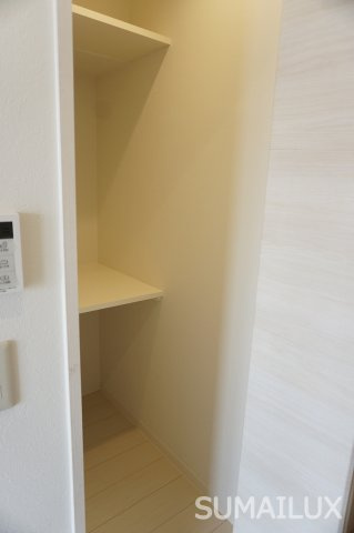 vache rouge新町の収納