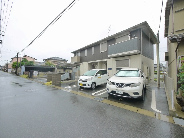 アンソレイユK.J.の駐車場