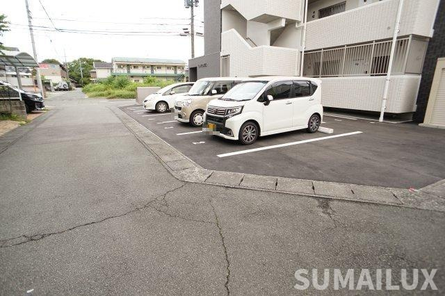 LAVIE長嶺の駐車場
