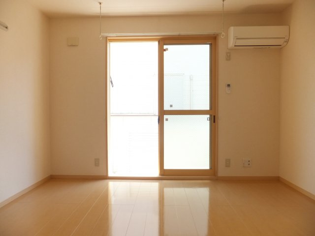 ヴェルドミールⅡの居間・リビング