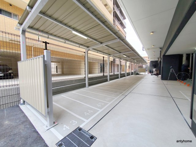 エステムコート新大阪15フロウ　仲介手数料無料の駐車場