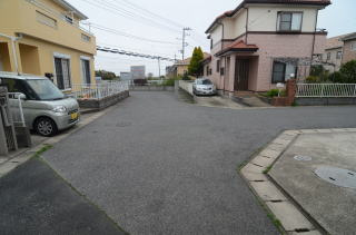 【前面道路含む現地写真】の画像