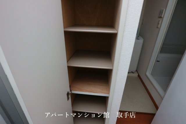 レオパレスムカイハラの収納