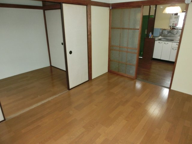 【洋室】 | 富士ビルＮｏ.６ | ２部屋あると何かと便利です。