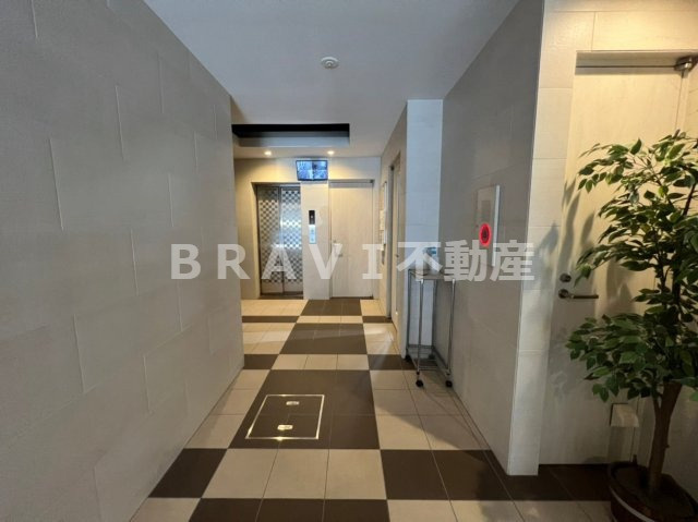 エルディオーネ上町台　BRAVI不動産のロビー|【エルディオーネ上町台】建物の内部です