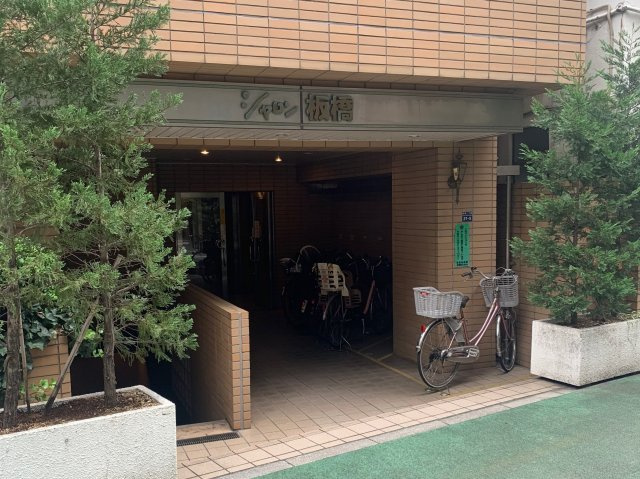 シャロン板橋のエントランス
