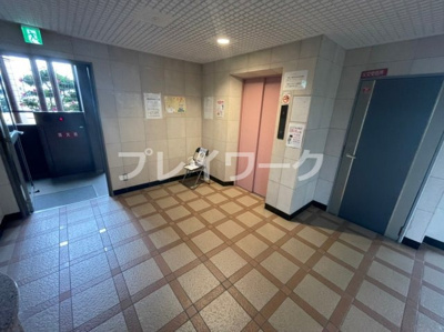 【エントランス】 | シャルマンフジノール和泉・最上階・空き家・和泉市伯太町１丁目 | 清潔なエントランスです