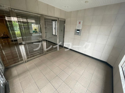 【エントランス】 | シャルマンフジノール和泉・最上階・空き家・和泉市伯太町１丁目 | ゆとりのあるエントランスです