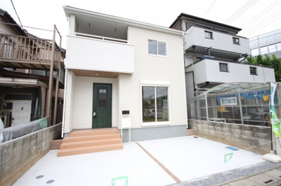 【外観】 | 三郷市高州２丁目3299 | 4LDKの2階建ての南向きです