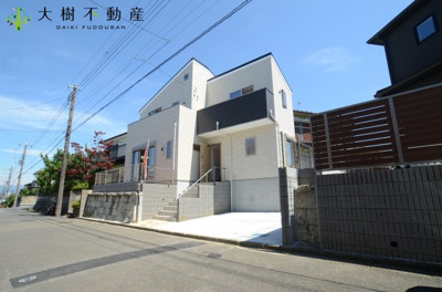 【前面道路含む現地写真】 | 海老名市国分寺台３丁目　新築一戸建て　全1棟　【仲介手数料無料】