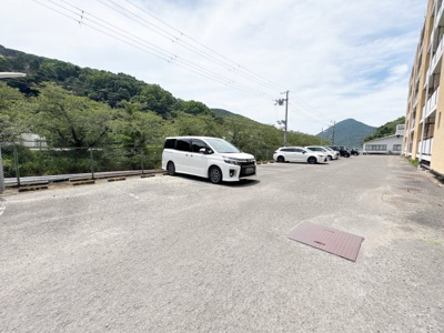 【駐車場】 | ヴィラナリー由良2