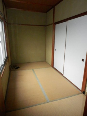 【寝室】 | 長曾根南荘 | ２階の３帖和室です