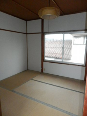 【和室】 | 長曾根南荘 | ２階の６帖和室です