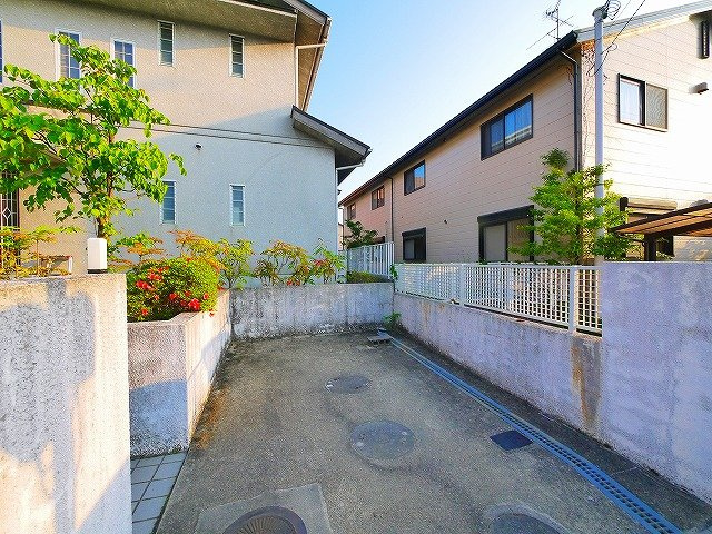 宝来一戸建の駐車場