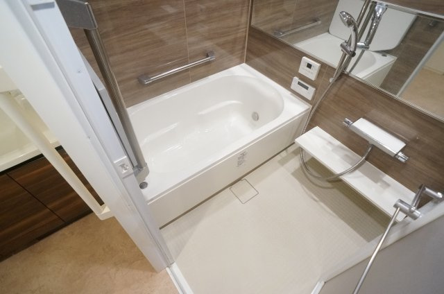 ハイネスクラウズ宝塚清荒神　夢奏館の浴室