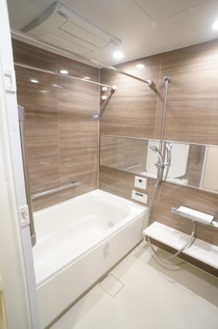 ハイネスクラウズ宝塚清荒神　夢奏館の浴室