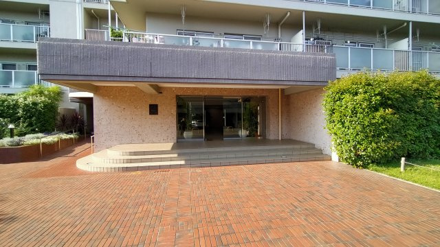ルネ旭公園のエントランス|エントランスです。