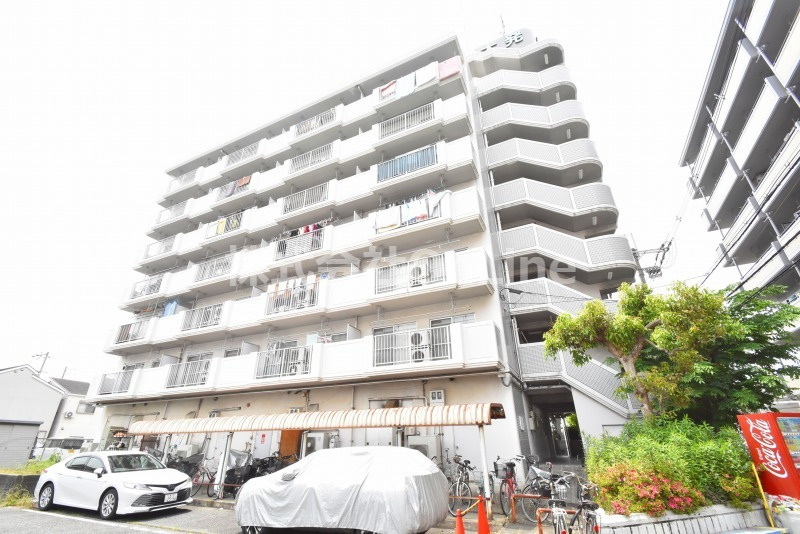 吉田大発マンションの外観