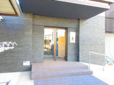 アドバンス京都アリビオのエントランス