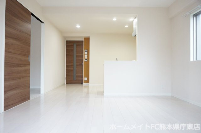 熊本市東区健軍１丁目の賃貸マンションの居間・リビング